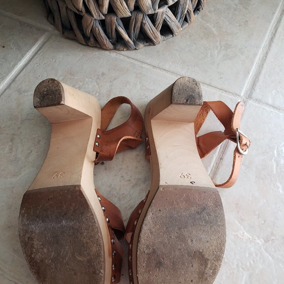 A.P.C. Wooden Heel Buckle Sandal - Picture 5 of 8